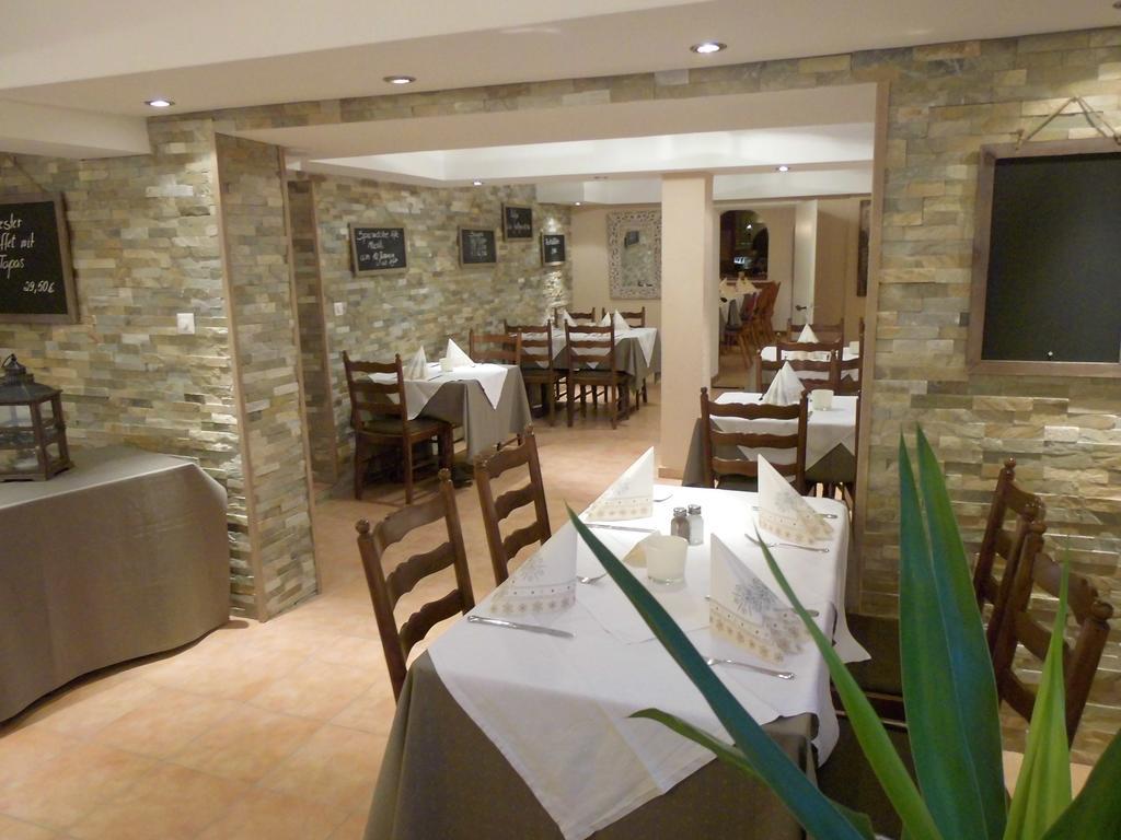Hotel-Restaurant Schwyzerhuesli Viernheim Dış mekan fotoğraf