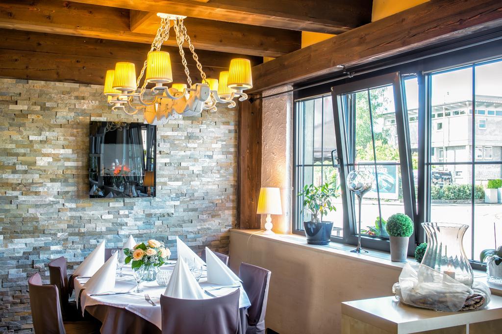 Hotel-Restaurant Schwyzerhuesli Viernheim Dış mekan fotoğraf