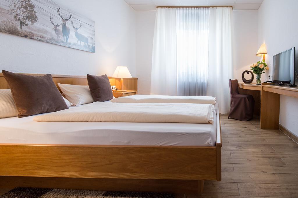 Hotel-Restaurant Schwyzerhuesli Viernheim Dış mekan fotoğraf
